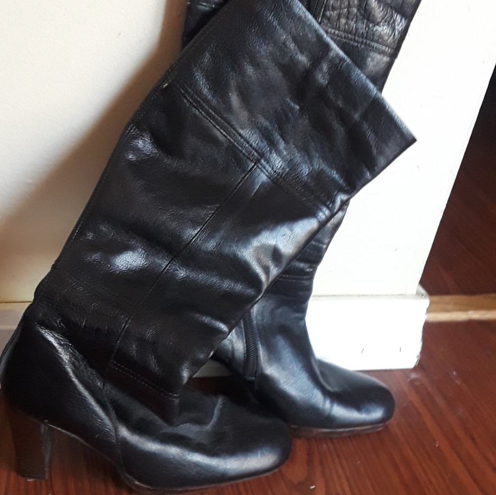 Black leather Boot
